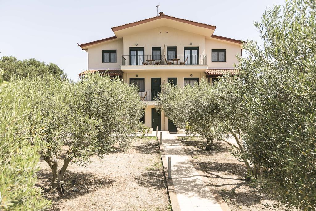 Olive Tree Apartments Fúrka Kültér fotó