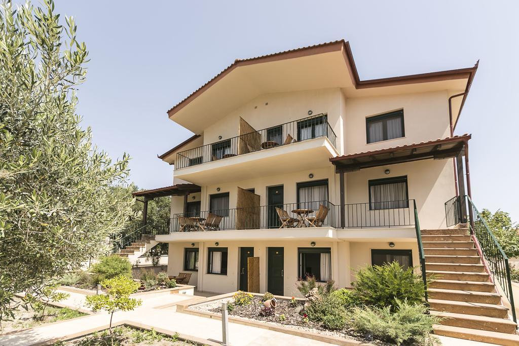 Olive Tree Apartments Fúrka Kültér fotó